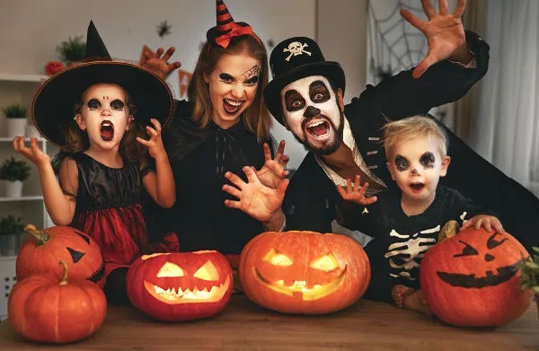 Halloween: entenda a origem da data e o significado do nome