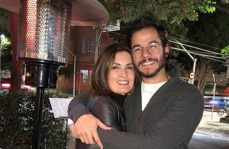 Fátima Bernardes conta que namoro a ajudou a relaxar após separação