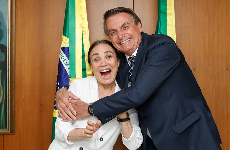 Regina Duarte vira piada na web por possível demissão de Bolsonaro