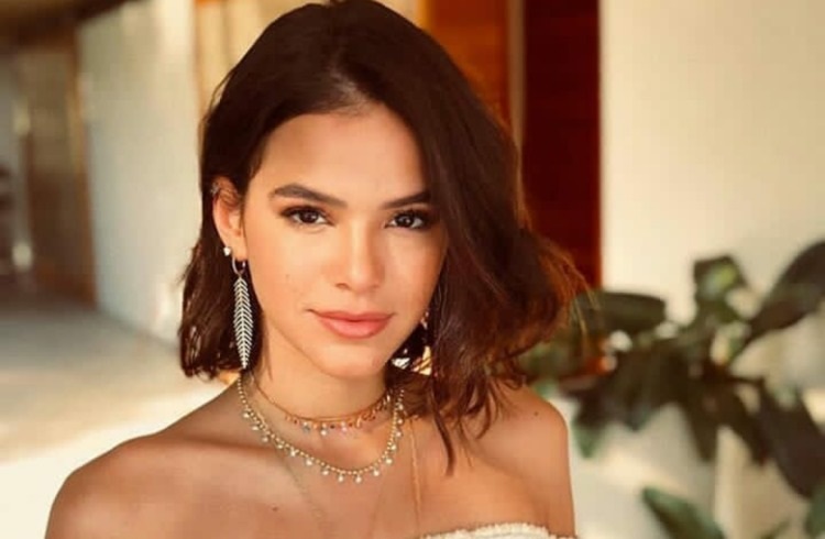 Marquezine usa texto de Taylor Swift após desativar Instagram