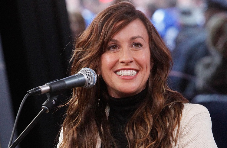 Alanis Morissette revela que está com depressão pós-parto