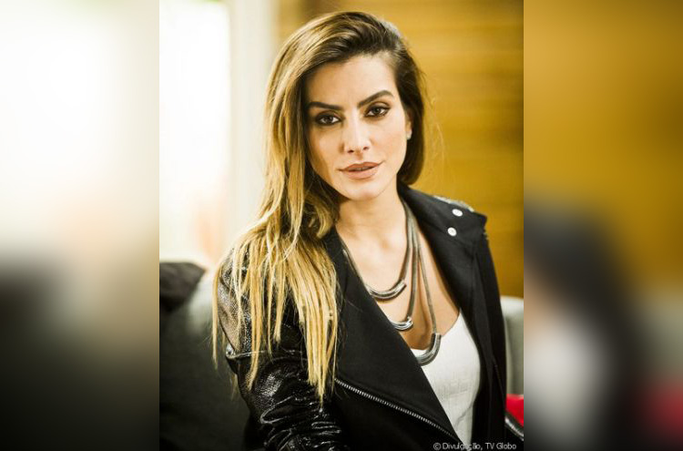 Cleo protesta contra a romantização das mulheres