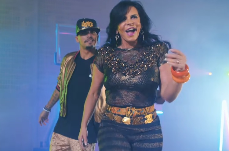Gretchen ganha mais 36 mil seguidores depois de clipe de Katy Perry