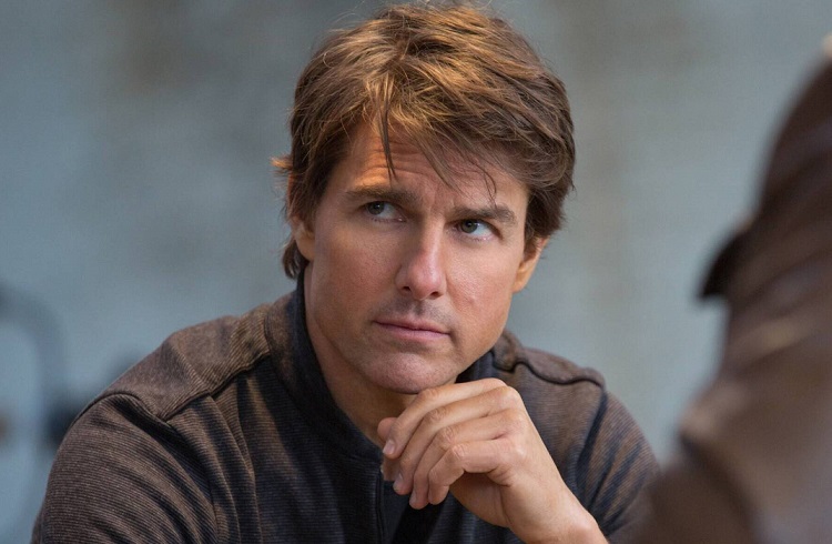 Tom Cruise é 'flagrado' aos gritos com a equipe nos bastidores de filme
