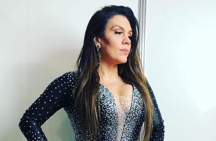 Simony diz que síndrome do pânico já a fez abandonar o carro no meio do trânsito