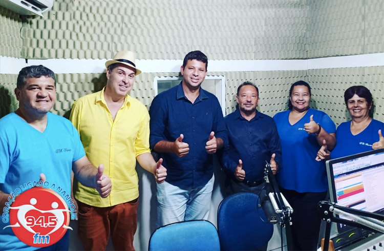 Entrevista do Prefeito e vice eleitos em Nanuque Gilson Coleta e Alemão na FM Nanuque