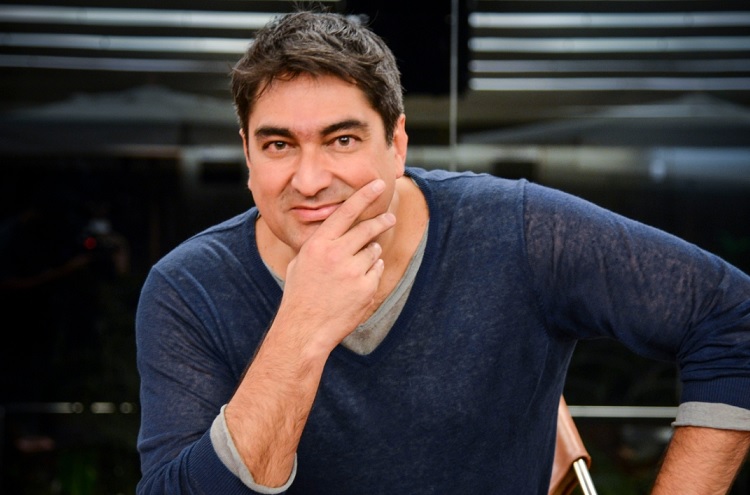 Zeca Camargo é condenado a pagar R$ 60 mil ao pai de Cristiano Araújo