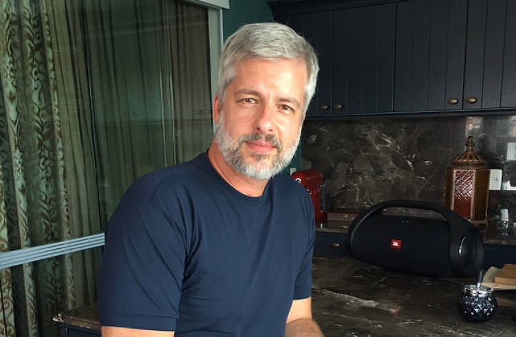 'Destruir-me era um bom negócio', conta Victor Chaves sobre saída do 'The Voice Kids'