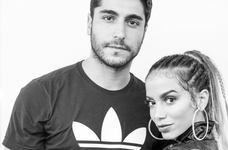 Fã diz que Anitta dá mais atenção ao marido do que a carreira e cantora lamenta: 'Absurdo'