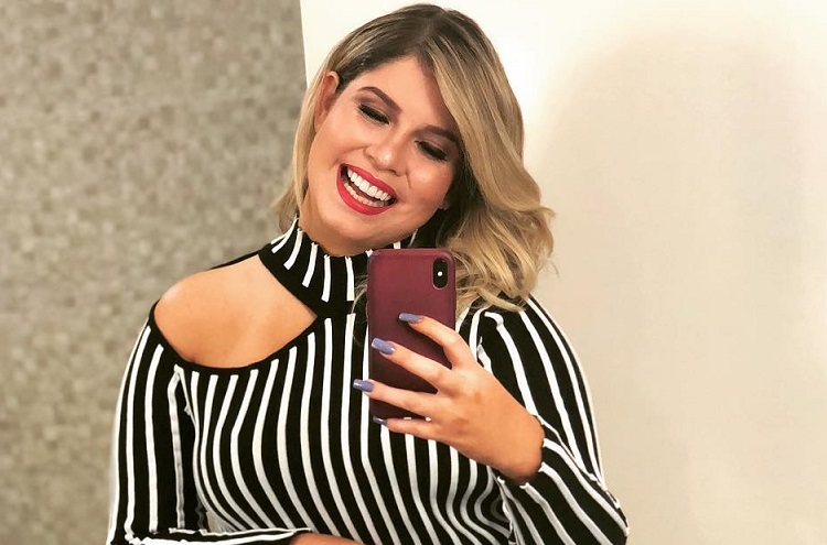 Marília Mendonça dá fora em fã por criticar seu figurino